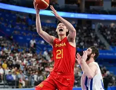 关于广东宏远CBA战胜福建男篮胡明轩关键得分的信息